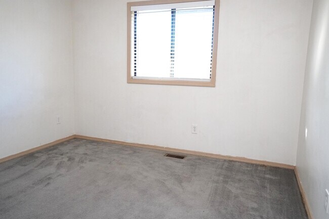 Building Photo - 11965 W Gunsmoke Dr