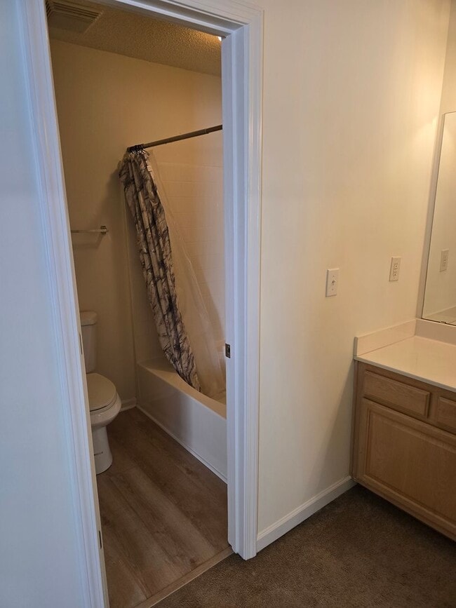 Building Photo - Townhome 2BR/2.5BA Located minutes from UNCC Campus!