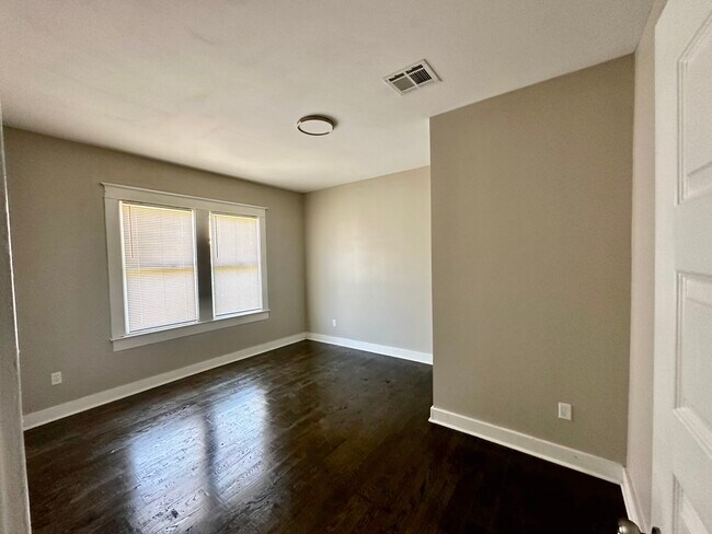 Building Photo - 1704 South St