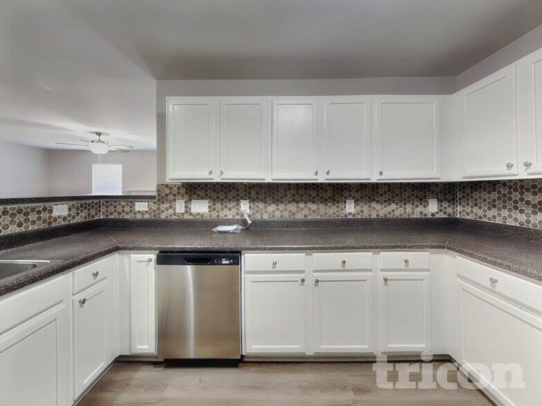 Building Photo - 1609 Extine Ln