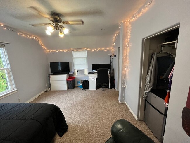 Building Photo - Duluth MN - 4 Bed - 1 Bath - Single Family...