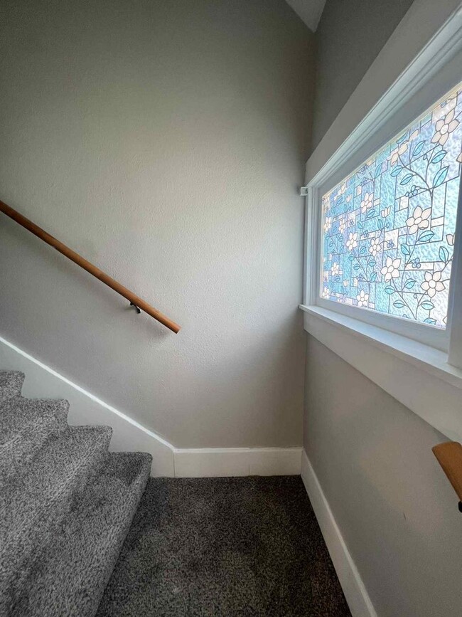 Building Photo - Charming 3-Bedroom, 2-Bathroom Two-Story H...