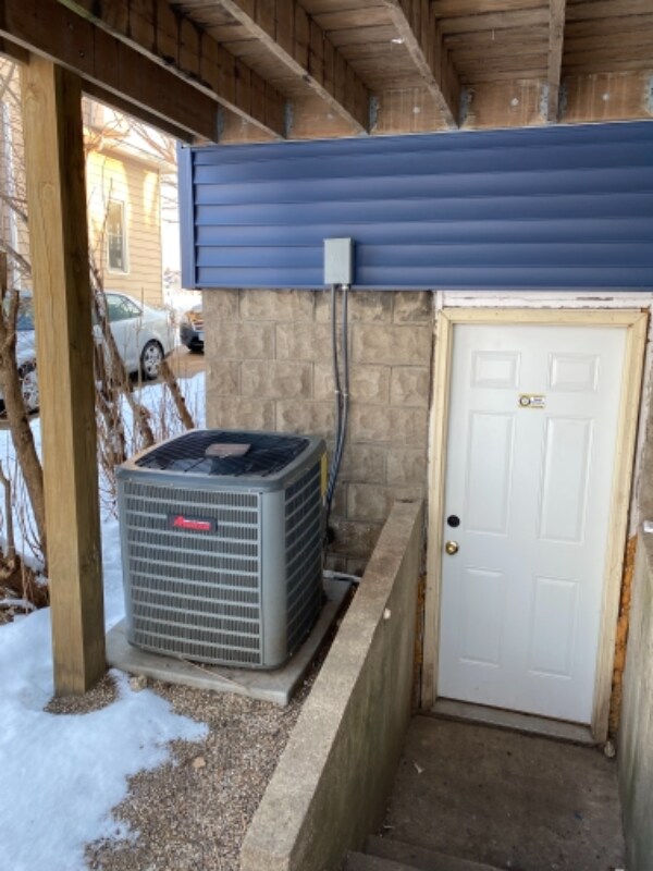 Building Photo - 228 Wilson Ave SW