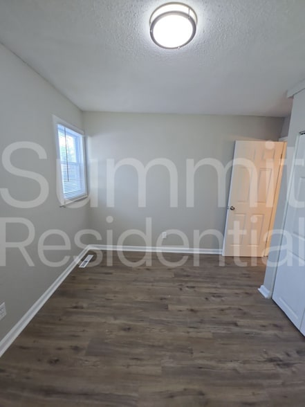 Building Photo - 3911 Oakley Ave