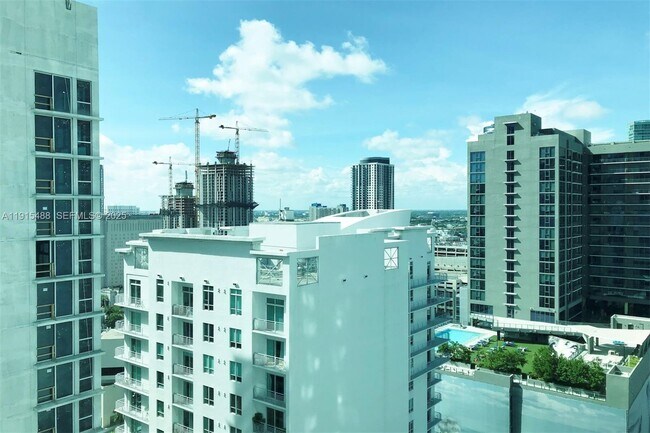 Building Photo - 253 NE 2nd St