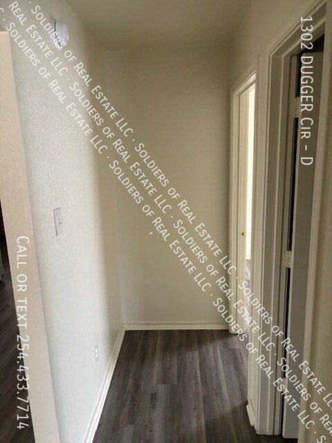 Building Photo - 1302 Dugger Cir