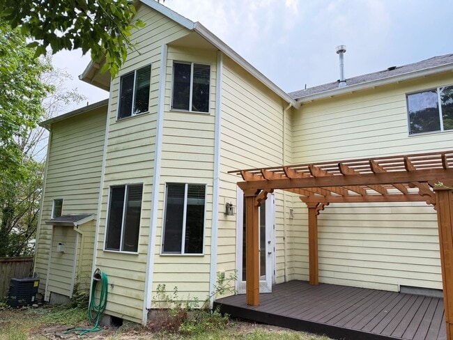 Building Photo - single house