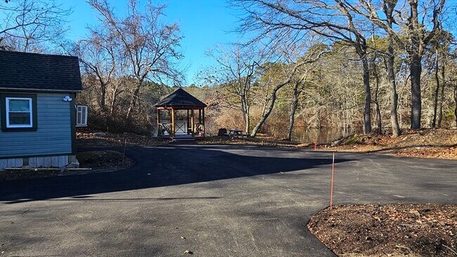 Building Photo - 825 Scenic Hwy