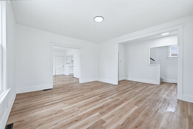 Building Photo - Charming 3BR with Garage & Updates