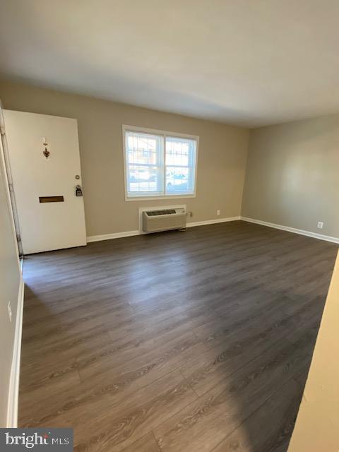 Building Photo - 205 E Cornell Dr