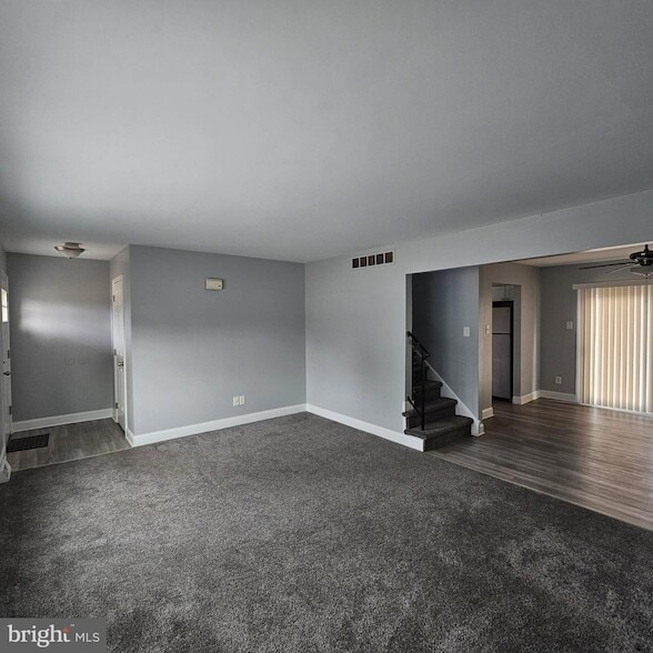 Building Photo - 1565 S Main Rd