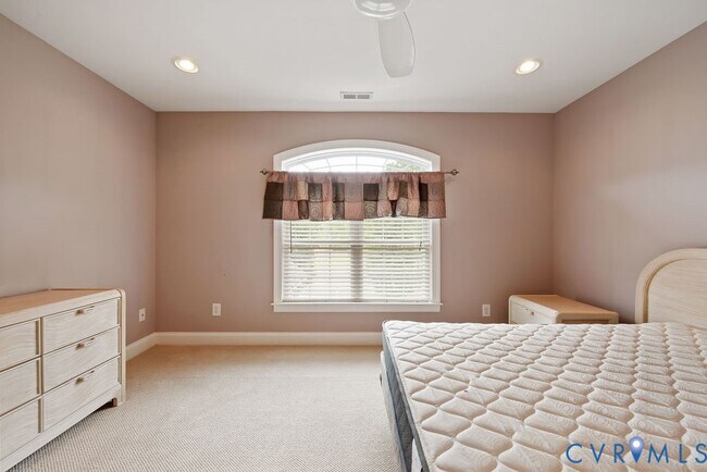 Building Photo - 2701 Logan Estates Run
