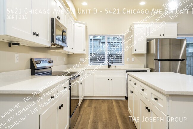 Building Photo - 5421 Chicago Ave SW