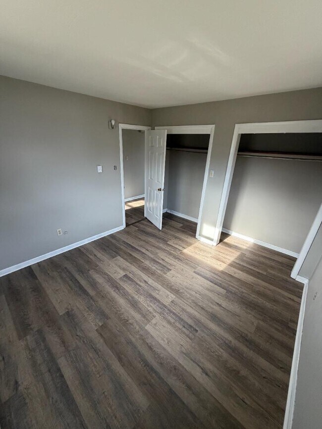 Building Photo - 510 E 3rd St