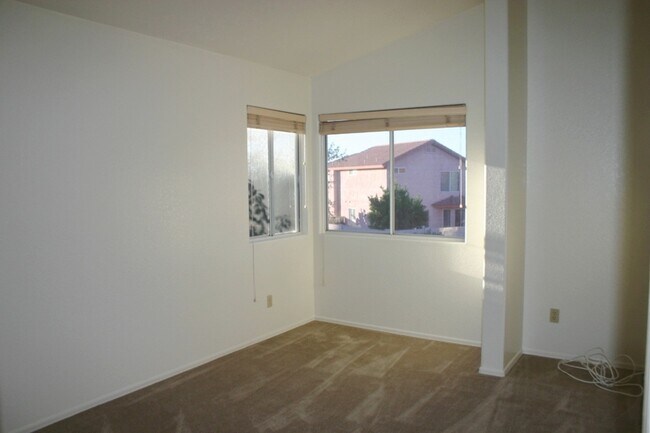 Building Photo - Attractive 4 Bedroom Home in Desirable North Ranch in the Northwest