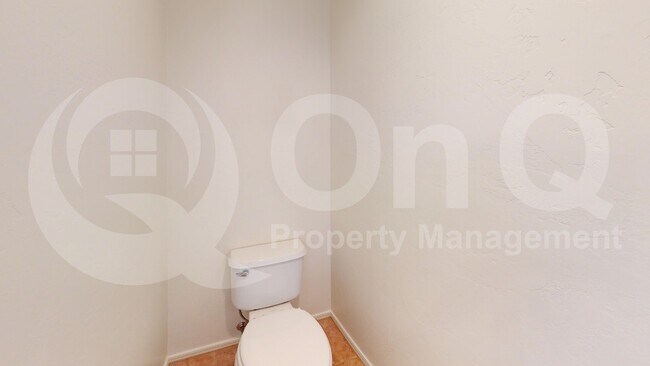 Building Photo - 137 E Calle Zavala