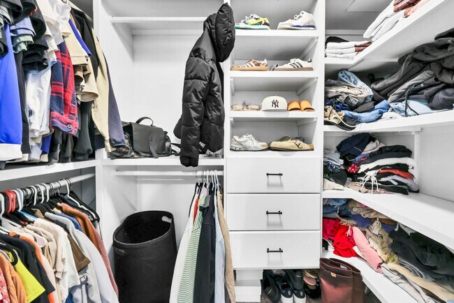 Building Photo - 1838 Patricia Dr