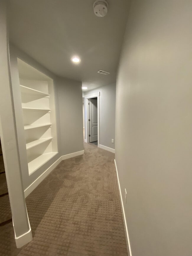 Building Photo - 15355 Tarawa Dr