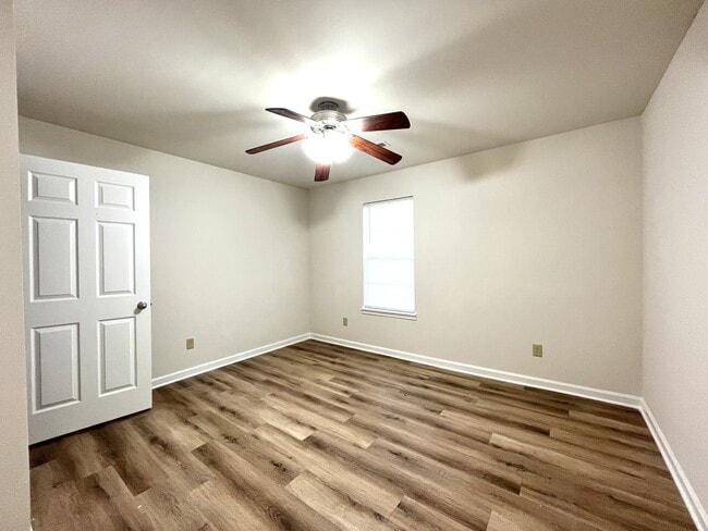 Building Photo - 97 Pecan St