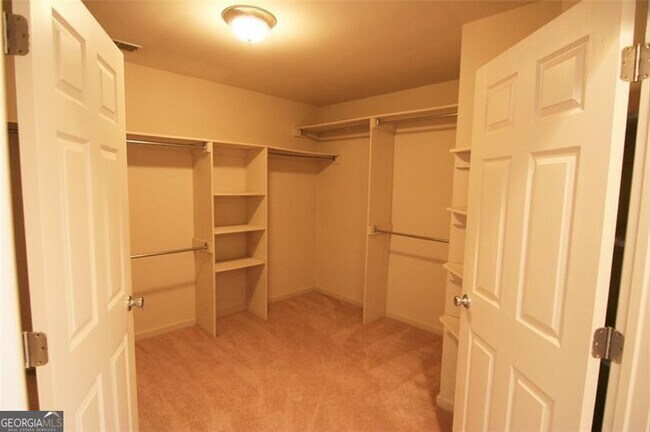 Building Photo - 3505 Sherborne Chase