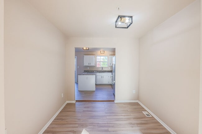 Building Photo - 1237 Splashing Brook Dr