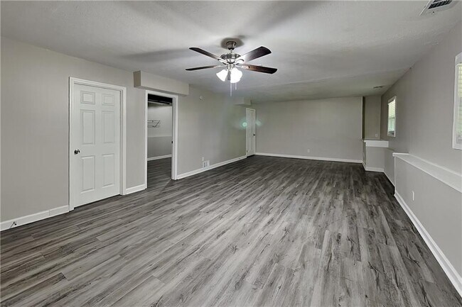 Building Photo - 174 Fox Dr