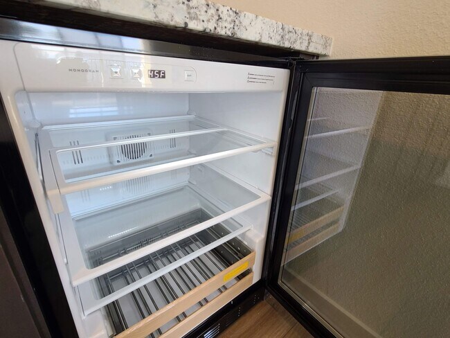 Building Photo - BEAUTIFUL BRAND NEW "NEXT-GEN" HOME W/ SOLAR & SIERRA VIEWS!!