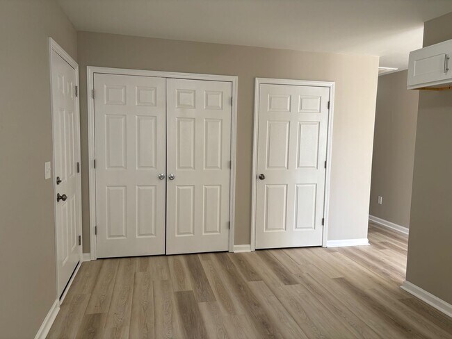 Building Photo - NEWLY RENOVATED 3 BED, 2 BATH HOME IN HIGH POINT!