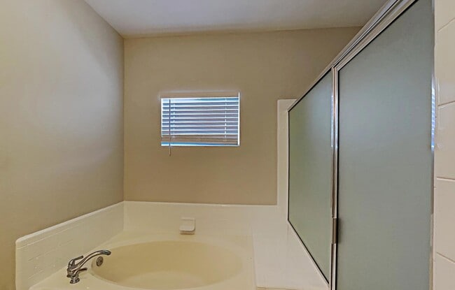 Building Photo - AVAILABLE NOW