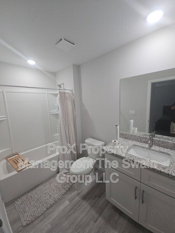 Building Photo - 304 Ave P NW