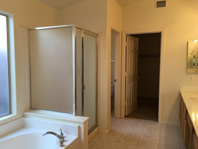 Building Photo - Chandler 3 Bedroom, 2 Bathroom - 1 Story B...