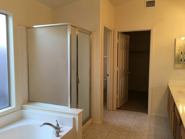 Building Photo - Chandler 3 Bedroom, 2 Bathroom - 1 Story Bright Home