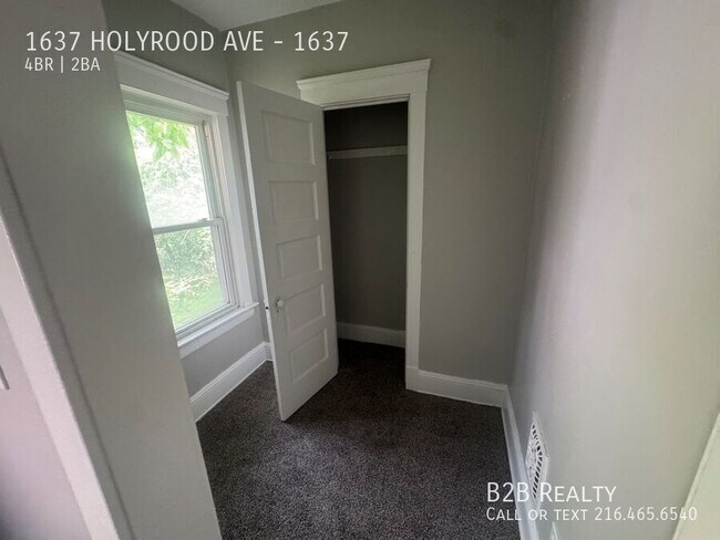 Building Photo - 1637 Holyrood Rd