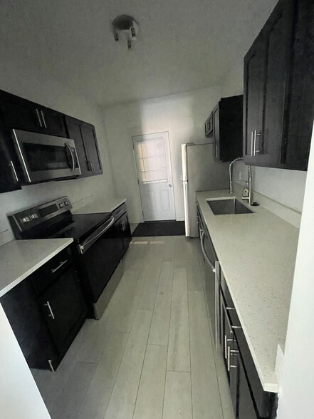 New Kitchen - 11915 Ashbury Ave