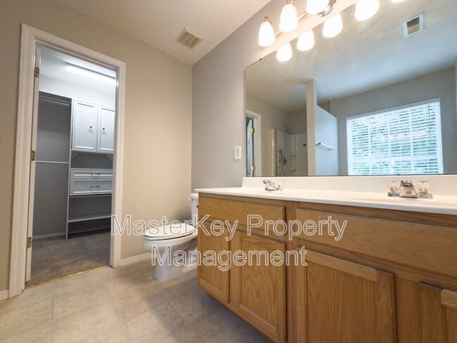 Building Photo - 2915 Skybrook Ln