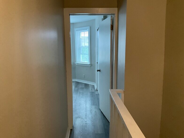 Building Photo - 205 S 58th St