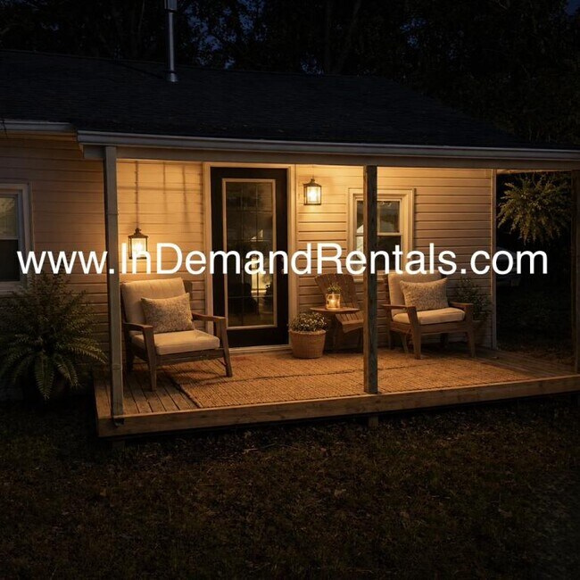 Building Photo - 305 Malaga Park Dr