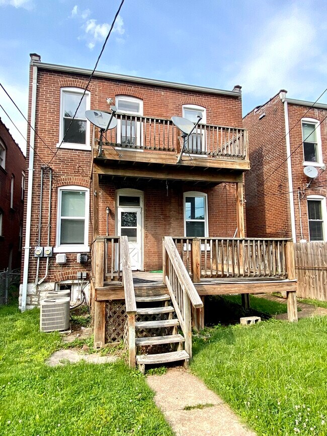 Building Photo - 750 Dover Pl