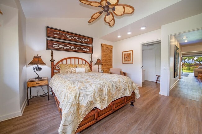 Building Photo - Furnished Masters Townhouse, Upgraded, Rare End Unit, 1 bedroom + loft with Ocean View