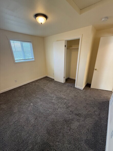 Building Photo - 4245 Joann Dr NE