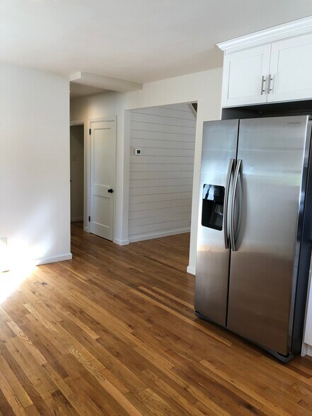 Building Photo - 1608 Linden Ave