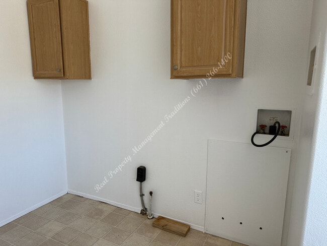 Building Photo - 43438 170th St E