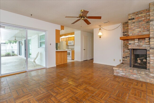 Building Photo - 1192 Lady Susan Dr