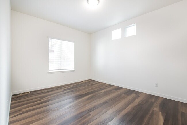 Building Photo - 4748 N Tower Ct