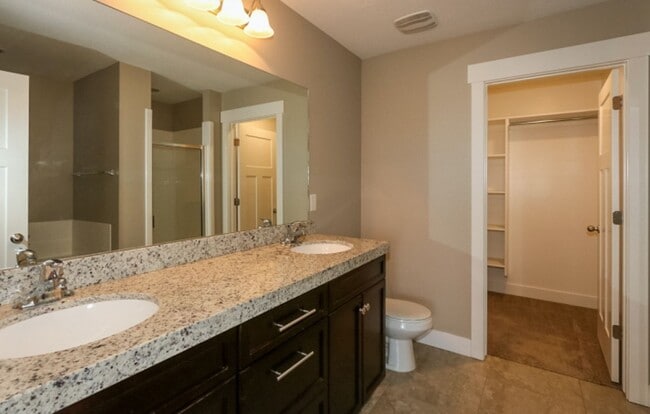 Building Photo - Beautiful Taylorsville Townhouse