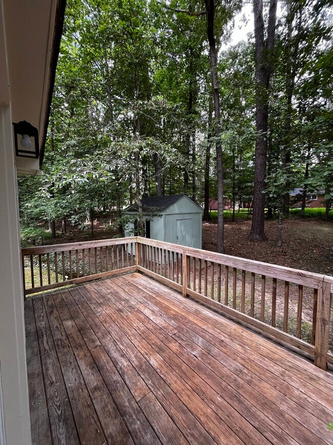 Building Photo - 5620 Blue Spruce Dr