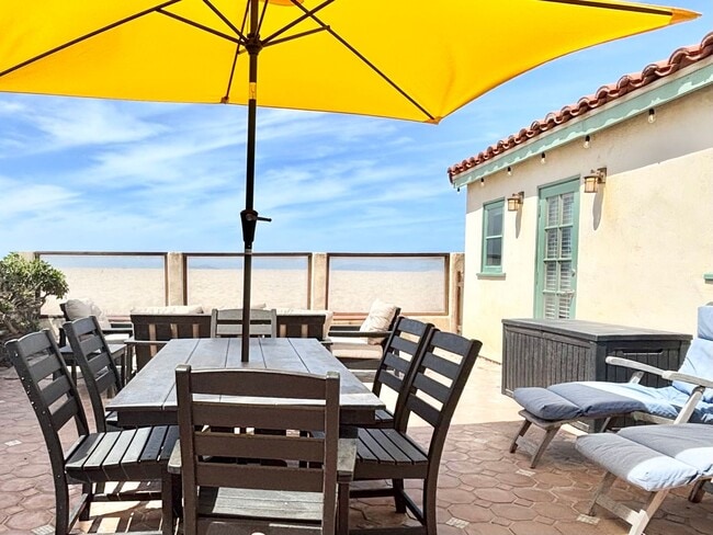 Building Photo - 1205O | Spanish Beach Bungalow Retreat | M...