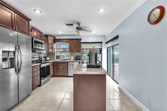 Building Photo - 66 Forest Cir