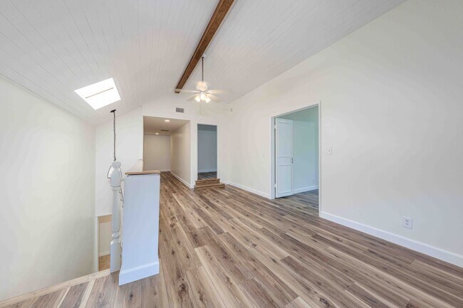 Building Photo - Spacious Elegance in the Heart of Irvine