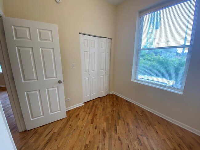 Building Photo - 2300 S Ridgeway Ave